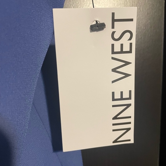 NWT - Nine West V-Neck Blue Sleeveless Top - Picture 2 of 7